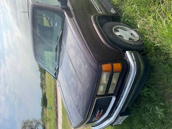 1996 gmc Suburban for sale in Beeville, TX – photo 2