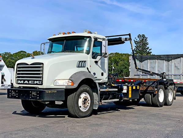 2015 Mack Granite GU813 Roll Off Truck - cars & trucks - by dealer -... for sale in Tampa, AL