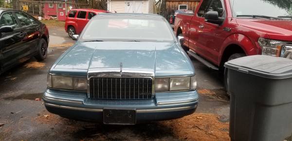 93 Lincoln town car - cars & trucks - by owner - vehicle automotive... for sale in Blackstone, RI – photo 4