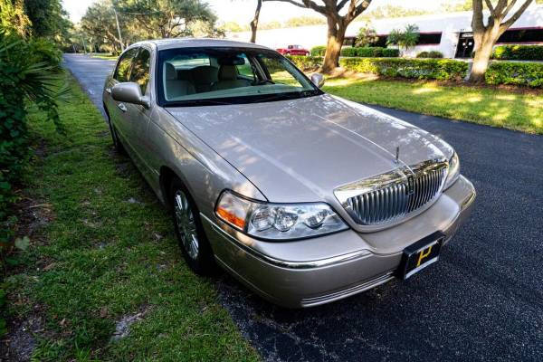 2008 Lincoln Town Car Signature Limited 4dr Sedan - CALL or TEXT... for sale in Sarasota, FL – photo 11
