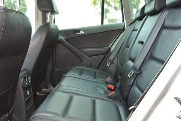 2010 Volkswagen Tiguan (crv rav4 equinox escape rogue encore journey... for sale in Miami, FL – photo 10
