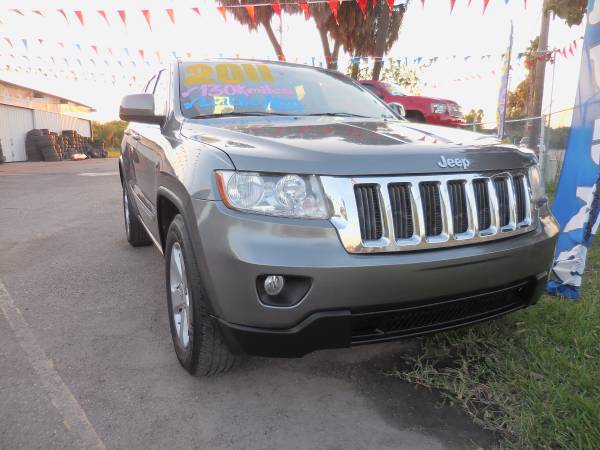 2011 JEEP GRAND CHEROKEE LAREDO LT ,LEATHER,SUNROOF,COOL A/C 3.6L -... for sale in Brownsville, TX – photo 3