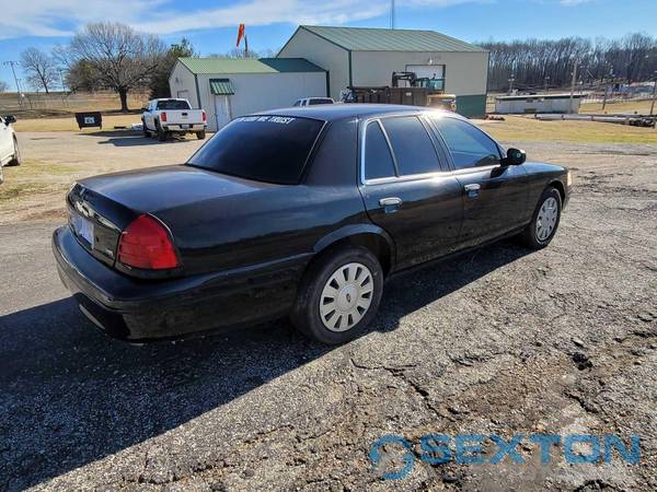 2011 Ford Crown Victoria - - by dealer - vehicle for sale in Thayer, MO – photo 5