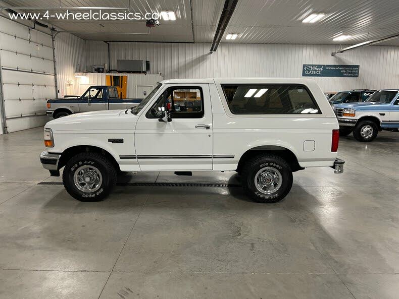 1994 Ford Bronco XLT 4WD for sale in Holland , MI – photo 2