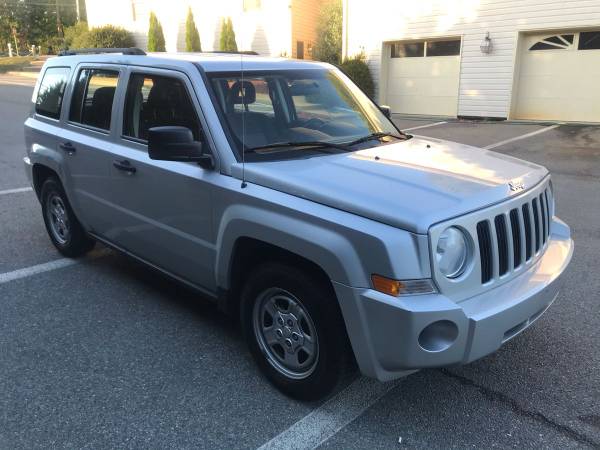 2009 Jeep Patriot 5 speed manual 4X4 Very Rare Only 66,000 Original... for sale in Germantown, District Of Columbia – photo 3
