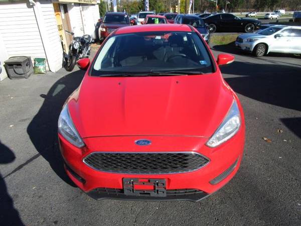 2016 Ford Focus 5dr HB SE - cars & trucks - by dealer - vehicle... for sale in Maple Shade, NJ – photo 3