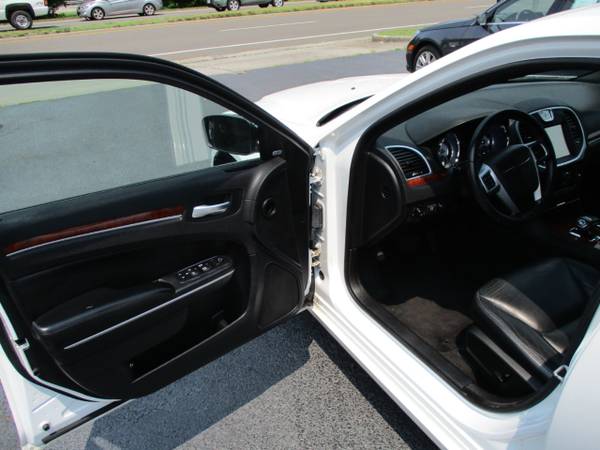 2012 Chrysler 300 Limited RWD for sale in Roanoke, VA – photo 9