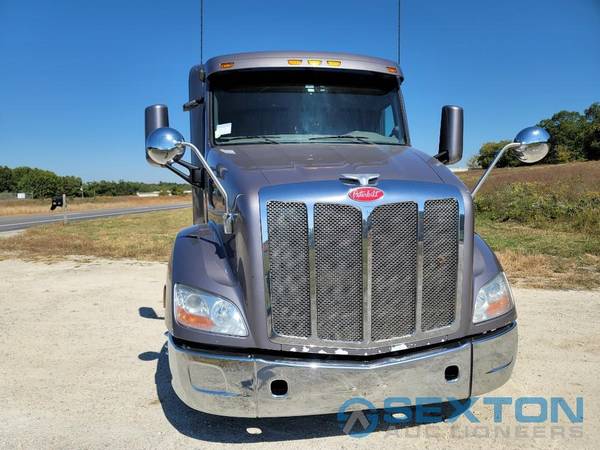 2016 Peterbilt 579 - - by dealer - vehicle automotive for sale in Pomona, MO – photo 13