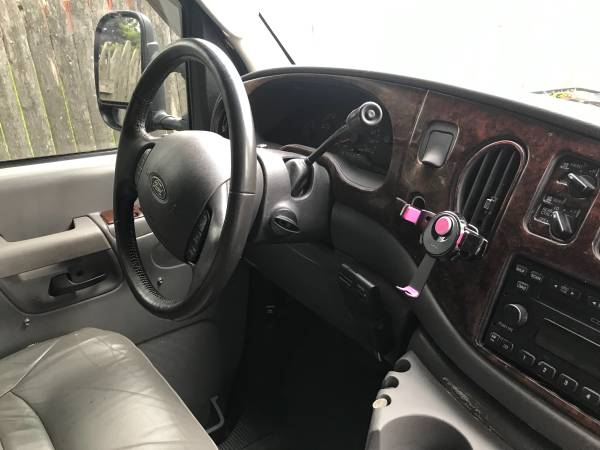 2003 Ford E350 Super Duty Chateau 6.8 V10 Tourist by OWNER for sale in Round Lake, IL – photo 8