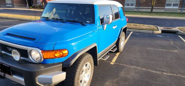 2007 Toyota FJ Cruiser 4 0L 6-Cylinder for sale in St. Charles, MO – photo 2