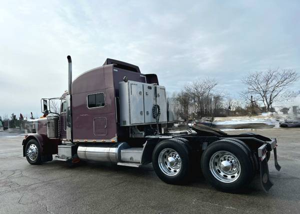 2005 Peterbilt 379/Cat C15 (550hp) 18 Speed Trans for sale in Zion, IL – photo 9