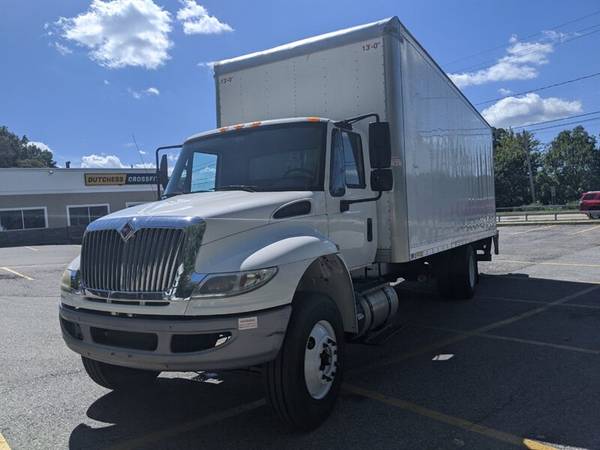 2015 INTERNATIONAL 26' BOX WITH CUMMINS , AUTO , NON CDL 132K MILES... for sale in Wappingers Falls, WV