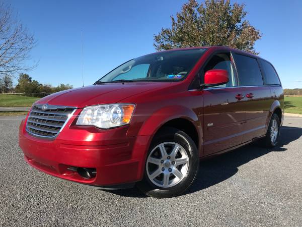 2008 Chrysler Town & Country Touring Minivan for sale in Mount Joy, PA