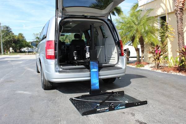 2009 Chrysler Town & Country Power Rear Entry Mobility Wheelchair Van for sale in Fort Myers, FL – photo 2