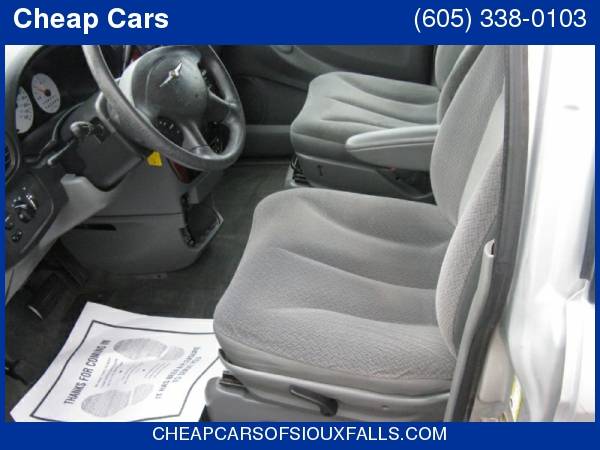 2005 CHRYSLER TOWN & COUNTRY for sale in Sioux Falls, SD – photo 8