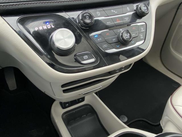 2019 Chrysler Pacifica Limited for sale in Sterling Heights, MI – photo 31