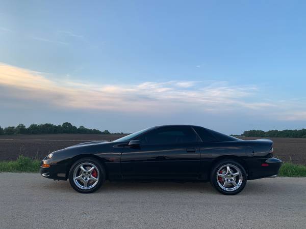 Camaro SS 2002 T56 35th anniversary edition for sale in Muncie, IN – photo 5