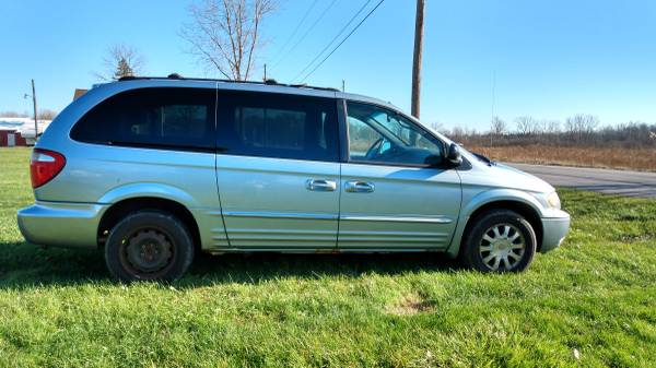 2003 chrysler town and country - cars & trucks - by owner - vehicle... for sale in Alden, NY – photo 3