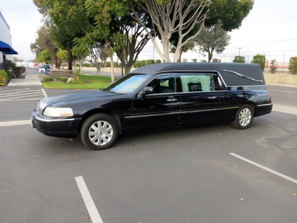 2004 Lincoln Krystal Town Car Hearse - - by dealer for sale in Carson, CA