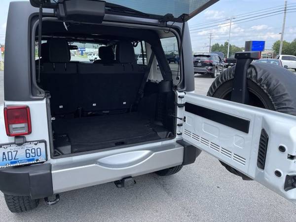 2018 Jeep Wrangler JK Unlimited 4x4 Sahara - - by for sale in Somerset, KY – photo 17