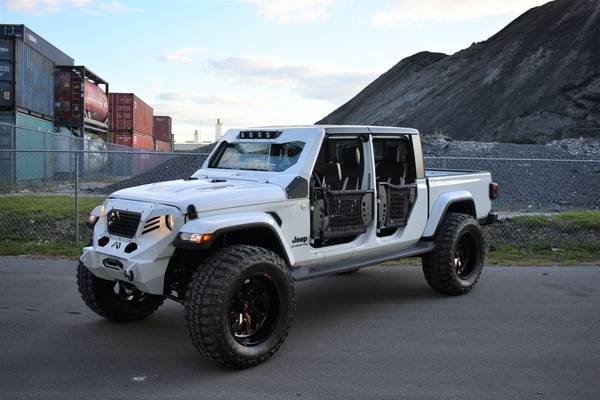 2021 Jeep Gladiator Sport S 4x4 4dr Crew Cab 5.0 ft. SB Pickup Truck... for sale in Miami, ID – photo 8
