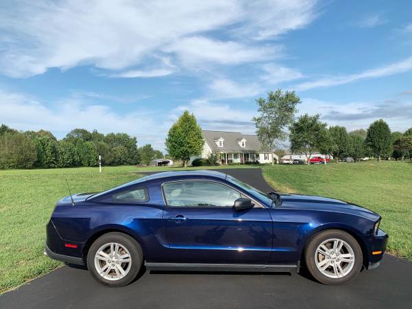 Gorgeous 2010 Ford Mustang for sale in Bowling Green , KY – photo 3