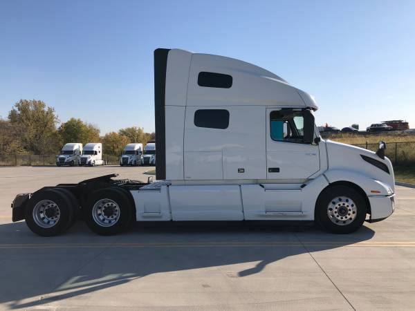 2019 Volvo VNL 760 (414k miles) Unit 19154 - - by for sale in Joliet, IL – photo 8