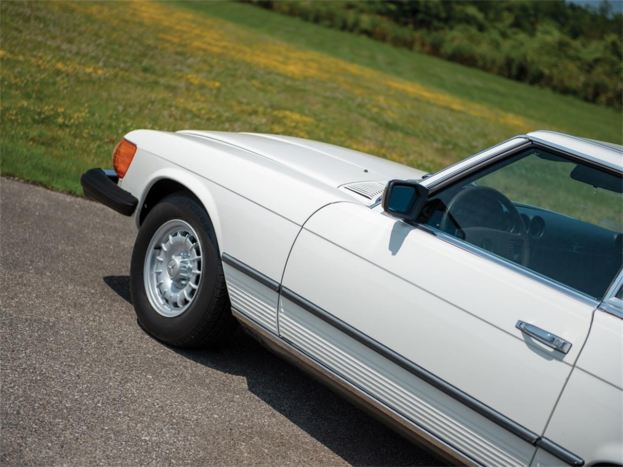 For Sale at Auction: 1976 Mercedes-Benz 450SL for sale in Auburn, IN – photo 10