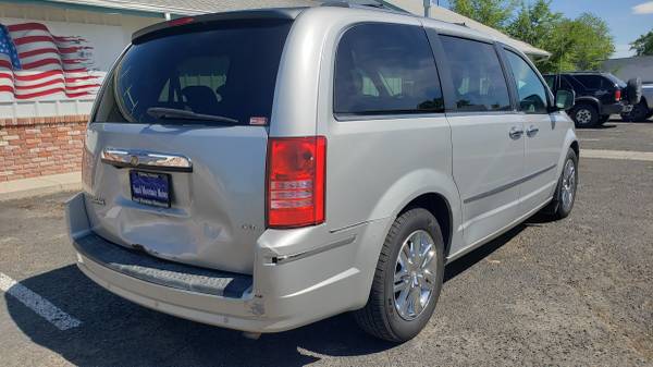 2008 Chrysler Town & Country - - by dealer - vehicle for sale in Fallon, NV – photo 4