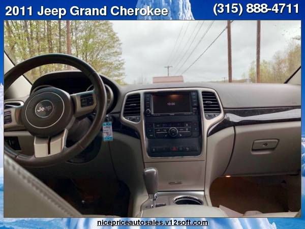 2011 Jeep Grand Cherokee 4WD 4dr Laredo for sale in new haven, NY – photo 3