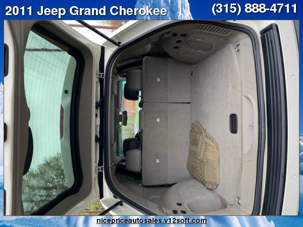 2011 Jeep Grand Cherokee 4WD 4dr Laredo for sale in new haven, NY – photo 13