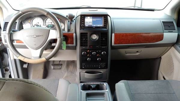 2008 Chrysler Town & Country **SWIVEL N GO** for sale in Nashville, TN – photo 10