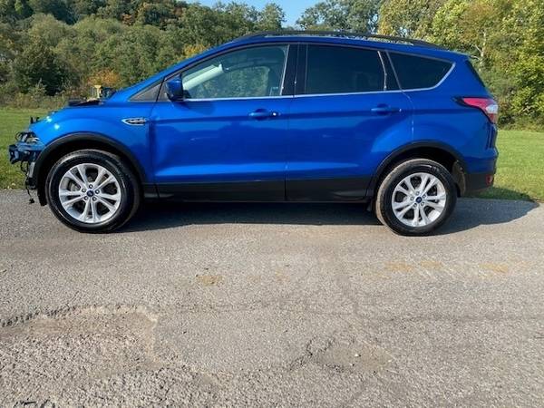 2018 Ford Escape SE 4WD - cars & trucks - by dealer - vehicle... for sale in Darington, PA – photo 4