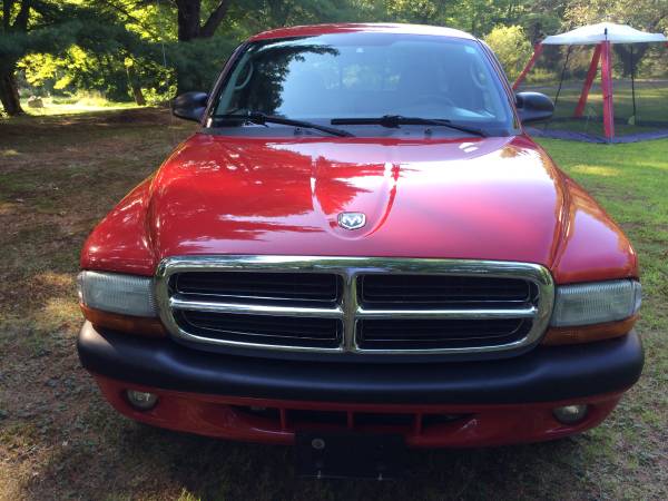 2004 DODGE DAKOTA EXTRA CAB "2WD" **LIKE NEW ** IN A CLASS BY ITSELF** for sale in Belchertown, MA – photo 2