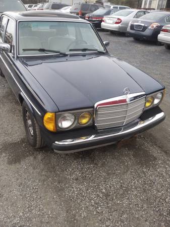 84 Mercedes Benz 300turbo diesel for sale in Upper Marlboro, District Of Columbia