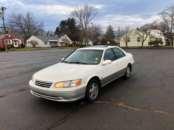 2001 TOYOTA CAMRY FULLY LOADED RUNS PERFECT - - by for sale in Southington , CT