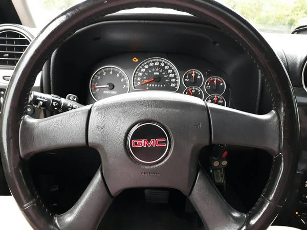 2007 GMC Envoy 4x4 (Autostart/Clean) for sale in Fargo, ND – photo 5
