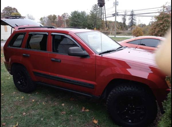 2005 Jeep Grand Cherokee Laredo 4x4 - cars & trucks - by owner -... for sale in Lebanon, CT – photo 4
