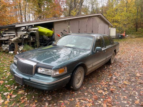 1996 Lincoln town car for sale in Howell, MI – photo 18
