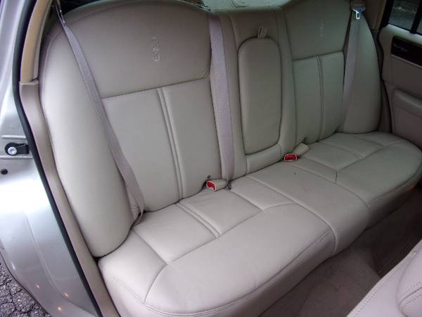 2009 Lincoln Town Car Signature Limited - Great Car Fax, - cars & for sale in Canton, GA – photo 15
