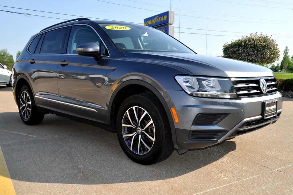 2020 Volkswagen Tiguan SE 4Motion AWD for sale in Bettendorf, IA – photo 17