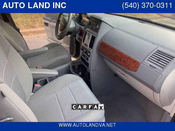 2009 CHRYSLER TOWN & COUNTRY LX Weekend Sale Price for sale in Fredericksburg, VA – photo 20