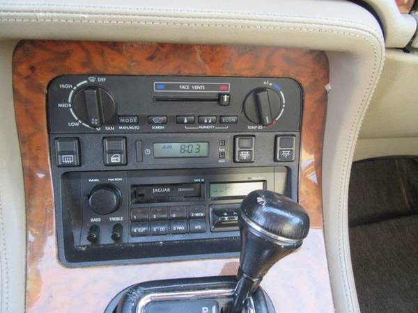 1992 *Jaguar* *XJ* *4dr Sedan Vanden Plas* - cars & trucks - by... for sale in Marysville, WA – photo 10