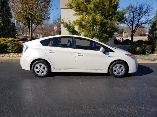 2011 Toyota Prius III, Great options, Well serviced, Nice Car - cars... for sale in Springfield, MO – photo 6