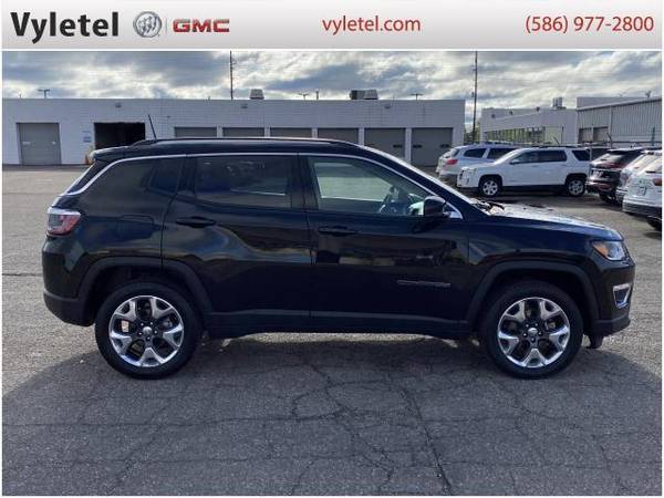 2018 Jeep Compass SUV Limited 4x4 - Jeep Diamond Black Crystal for sale in Sterling Heights, MI – photo 2