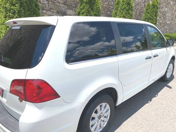 2009 Volkswagen Routan S - - by dealer - vehicle for sale in Knoxville, TN – photo 5
