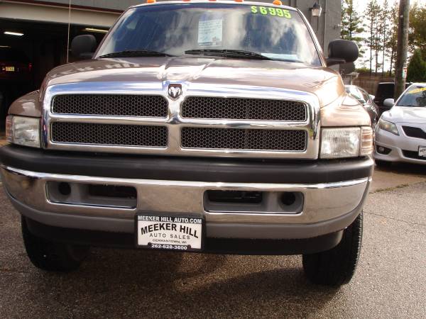 2001 DODGE RAM 2500 CLUB CAB 4X4! 1 OWNER LOW MILES! for sale in Germantown, WI – photo 2