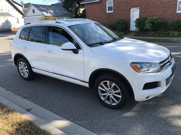 2014 VW Touareg sport suv AWD 66k miles financing available for sale in Valley Stream, NY – photo 4