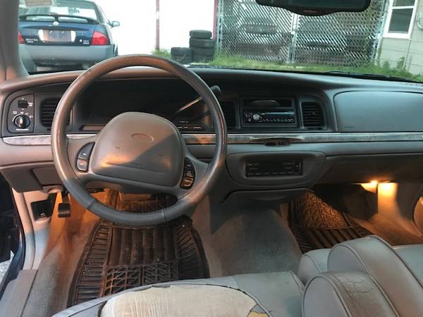 1998 Ford Crown Victoria 104k. Miles Cold Air Mint Leather LOW PRICE for sale in SAINT PETERSBURG, FL – photo 16