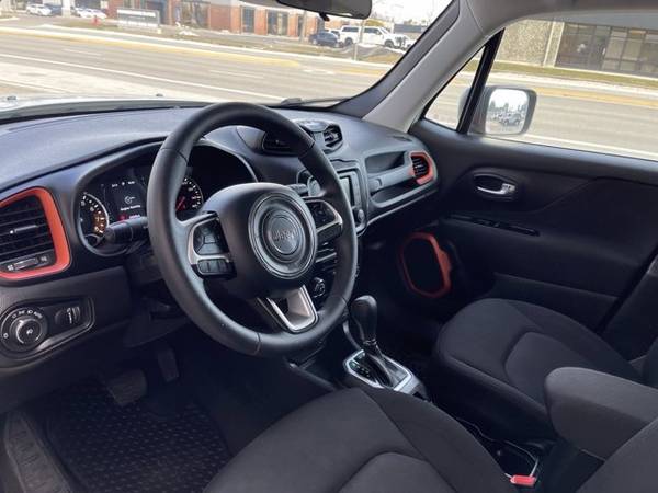 2019 Jeep Renegade Upland 4X4 LOW MILES! FACTORY CERTIFIED! - cars & for sale in Boise, ID – photo 11